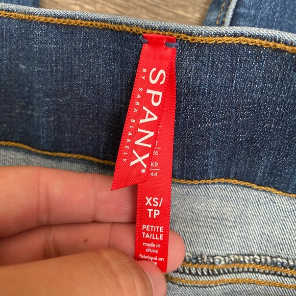 SPANX distressed ankle skinny jeans medium wash NWOT size xs - Picture 11 of 11